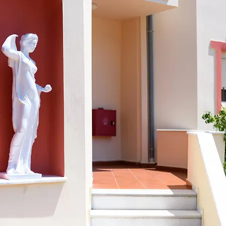 Hotel Roxani *