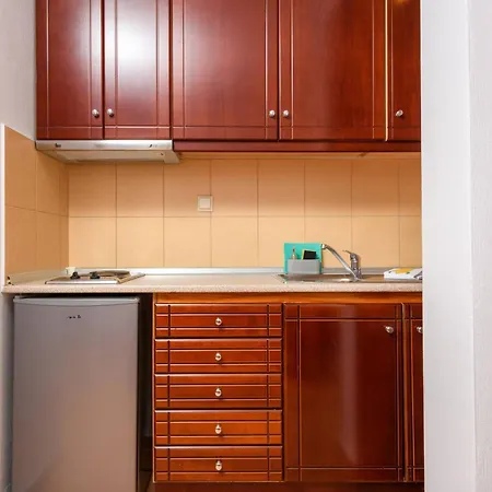 فندق Roxani لايميناس