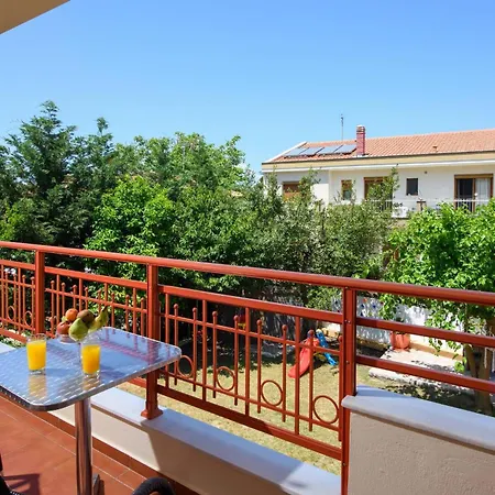 فندق Roxani لايميناس